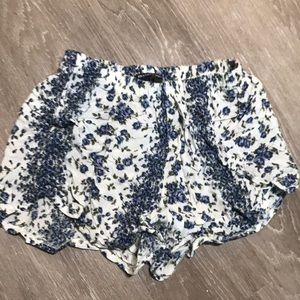 Brandy Melville stretchy shorts